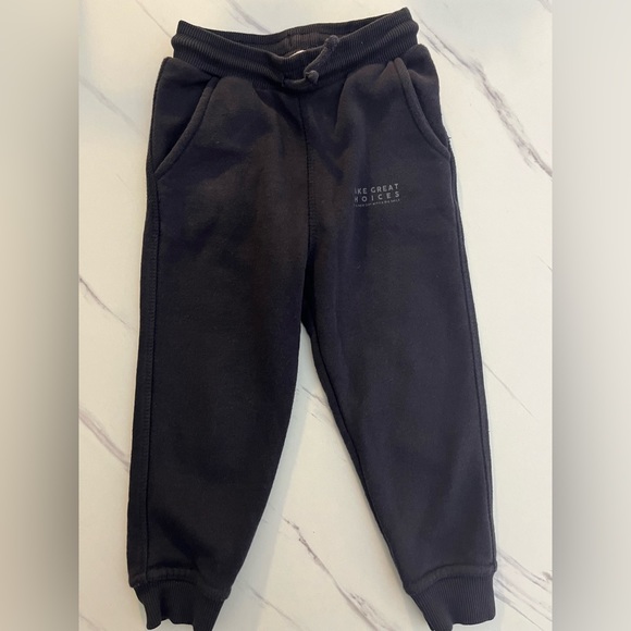 3 pair of Zara’s toddler sweats - Picture 6 of 9